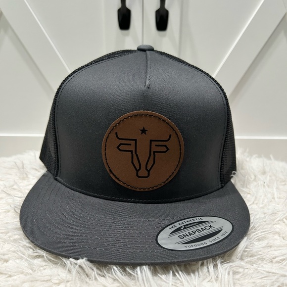 Flat bill SnapBack hat star bull - Picture 2 of 2